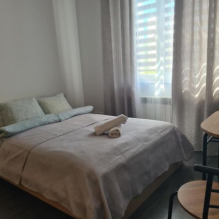 Апартаменты Katowice Airport Host Меженцице Экстерьер фото